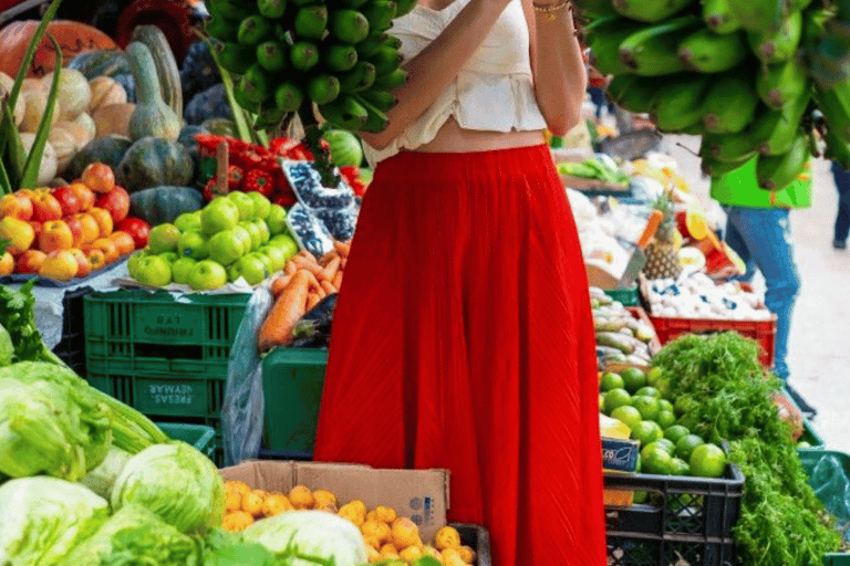 Kandy: Exotic Fruit Tasting & Tuk-Tuk Market Tour