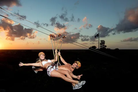 Desde Playa del Carmen: Entradas al Parque Nocturno Xplor Fuego