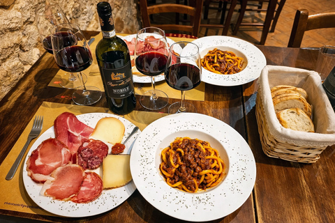 From Siena: Val d’Orcia Wine Tour with Lunch & Brunello Winter Tour