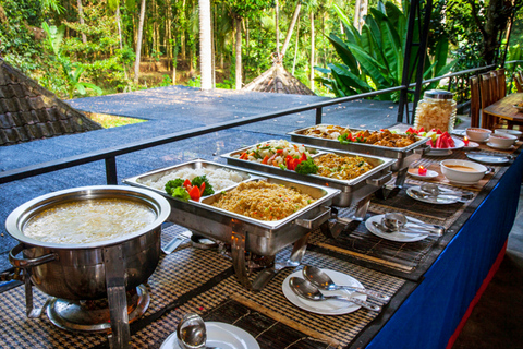 Bali: Raftingäventyr med guide och lunch i AyungflodenForsränningsäventyr på Ayungfloden med upphämtning