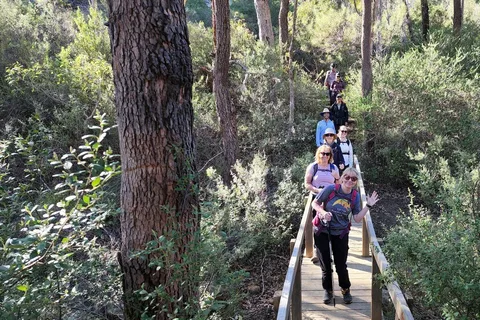 Perth: Hidden Gems of Perth Hiking Tour with Lunch