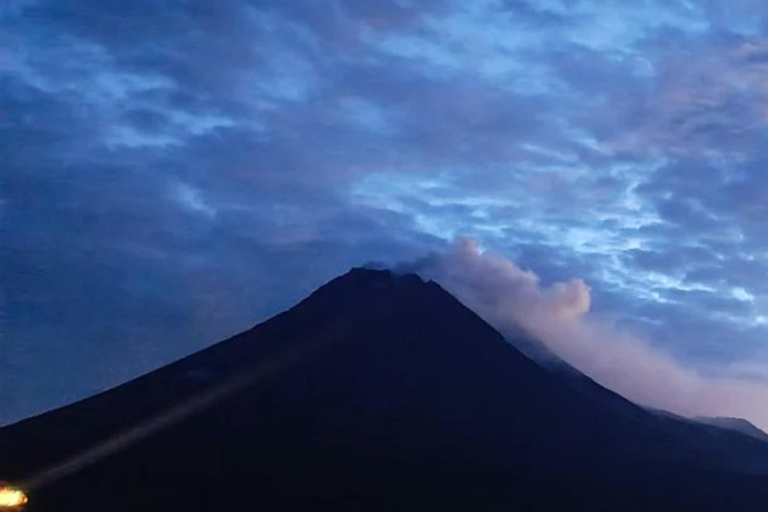 Yogyakarta: Mount Merapi Guided Trekking to See Lava Flow