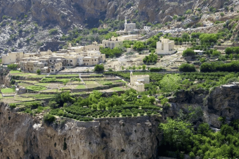 Muscat: Jabal Akhdar Sunset Tour with Picnic Lunch