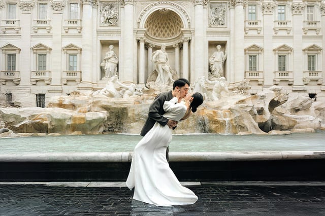 Rome: Early Morning Private Photoshoot at Iconic Landmarks