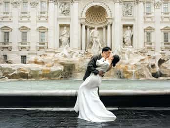 Roma: Servizio fotografico privato di prima mattina nei luoghi simbolo della città