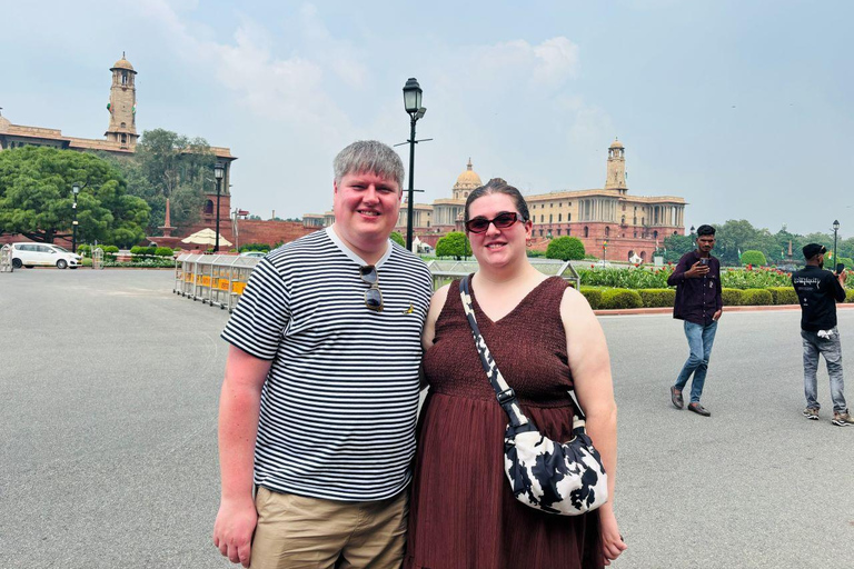 Delhi: Guided Shopping Tour Experience with Female Expert Exclusive Full-Day Shopping Tour with Female Expert Guide