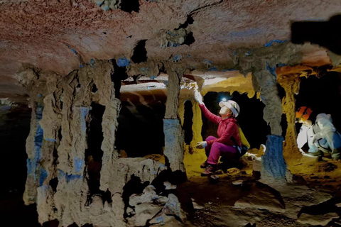Guilin Karst Cave Discovery: An Immersive Adventure