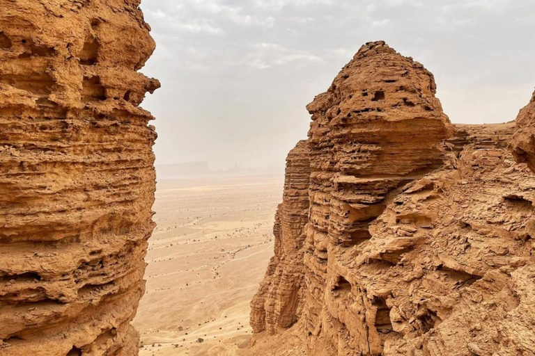 Riyadh: Edge of the World Hiking, Camel Ride, and Cave Tour