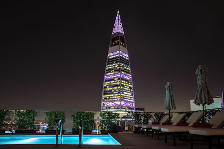 Riyadh: Guided Night Tour with Skyline View & Saudi Coffee