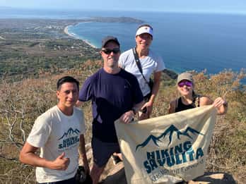 Cerro del Mono: hiking with fresh coconuts and food