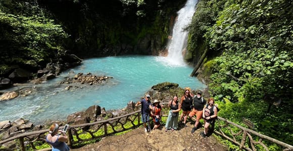 La Fortuna: Rio Celeste Waterfall and National Park Tour