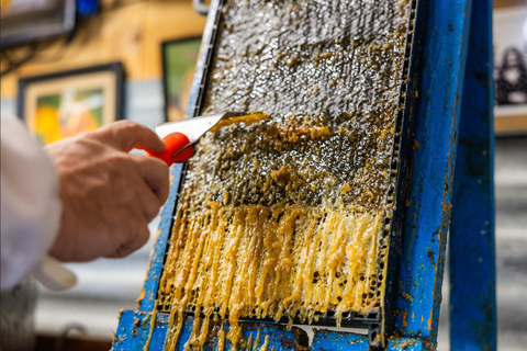 Queenstown: Honey Extraction Experience with Jar