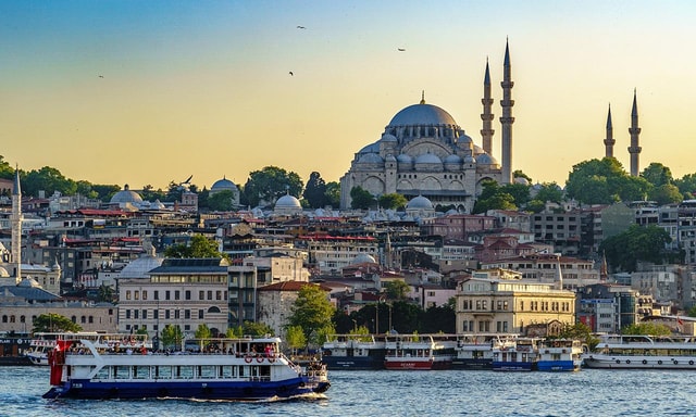 Istanbul: Blue Mosque Guided Tour & Süleymaniye Audio Guide