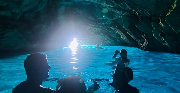From Makarska:Speedboat Tour with Snorkeling & Cliff Jumping