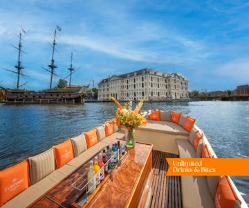 Amsterdam: Luxury Cruise Unlimited Drinks & Small Bite