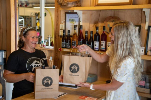 Bergen: Hardangerfjord cider tasting & waterfall Tour