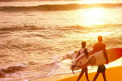 Endagstur till Uvita: Valskådning, surfing och vattenfall