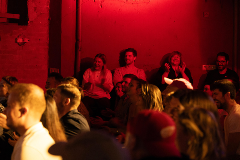 Berlin: Dark Humor Comedy Show em inglês no Kara Kas Bar