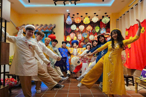 Da Nang: Try on Ao Dai Experience with Ao Dai Show