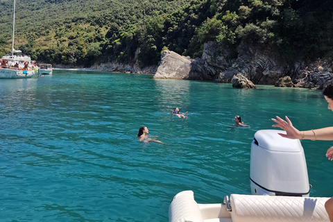 Saranda: Rejs wycieczkowy do Krorez z nurkowaniem, napojami i kąpieląSaranda: Rejs wycieczkowy do Krorez z nurkowaniem z rurką, napojami i kąpielą