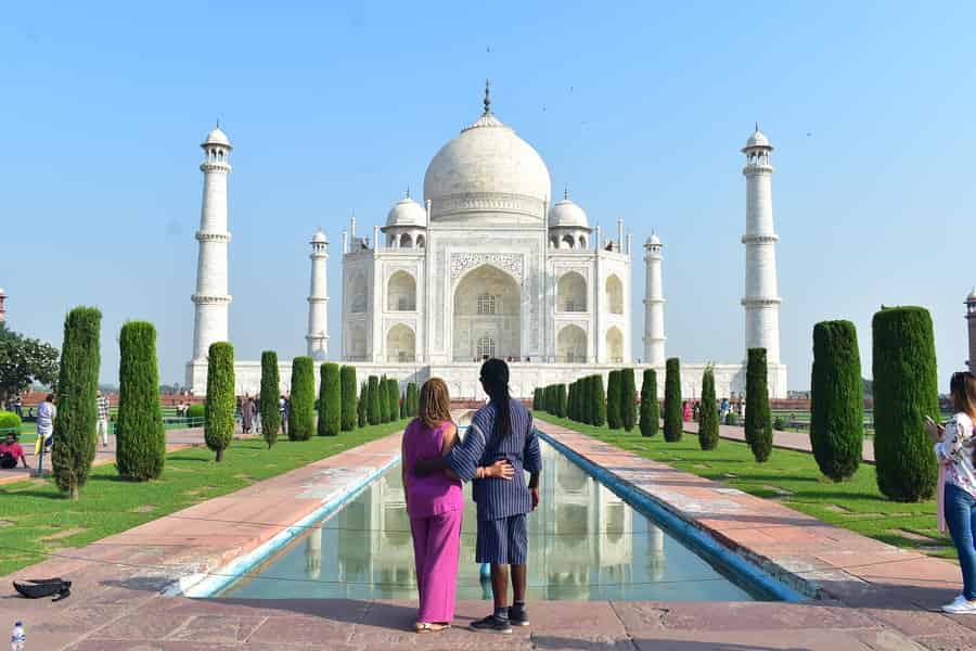 All-inclusive-Tour zum Taj Mahal und nach Agra mit dem Superfast-Zug. Foto: GetYourGuide All-inclusive-Tour zum Taj Mahal und nach Agra mit dem Superfast-Zug. Foto: GetYourGuide