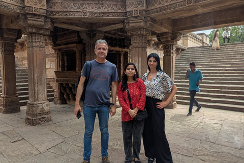 Ahmedabad: Private City Tour with Guide, Car, and Meal