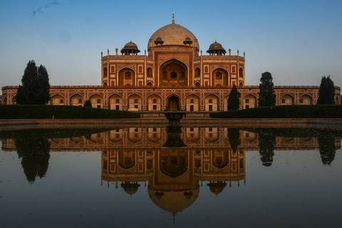 Tour di 7 giorni del Taj Mahal in India con safari delle tigri di RanthamboreTour con comoda auto con aria condizionata e solo guida locale