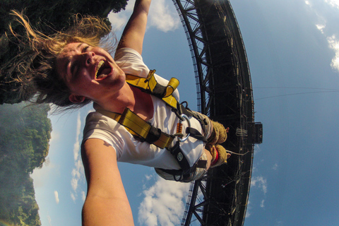 Bungee jumping dal ponte delle Cascate Vittoria