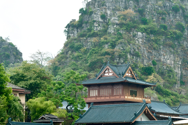 Discover Guilin: Craft Workshop, Lake Cruise & Old Streets Guide for Chinese or English
