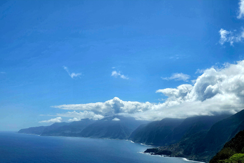 Madeira: Comfortable private tour with views and local guide (up to 4 people)