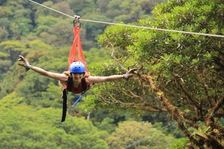 Puerto Maldonado : Tyrolienne, canopée et kayakPuerto Maldonado : Randonnée en tyrolienne, canopée et kayak
