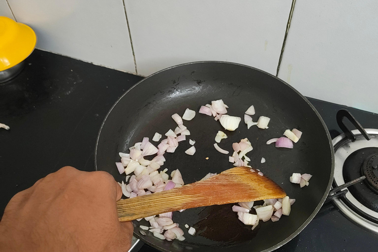 Udaipur: Indian Cooking Class - Art, Antiques & Storytelling Private Experience