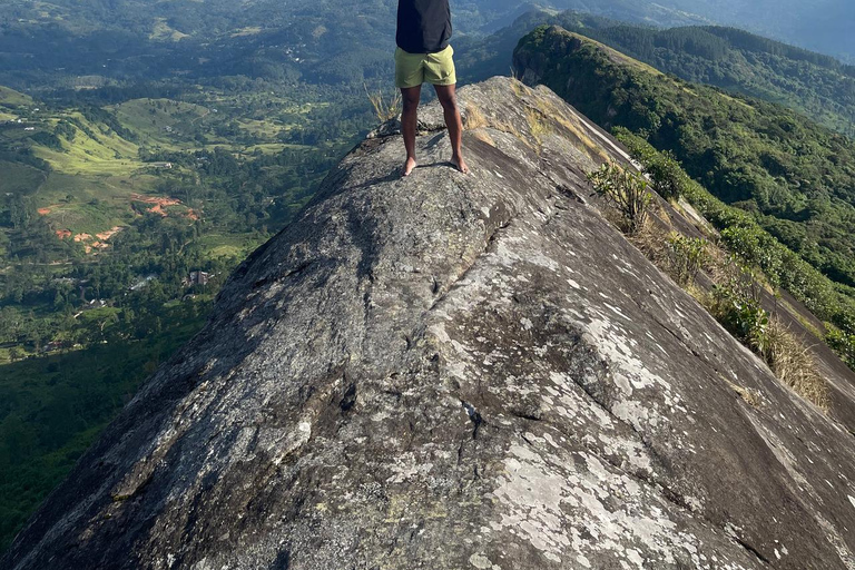 Kandy: Hanthana Lizard’s Back Hike