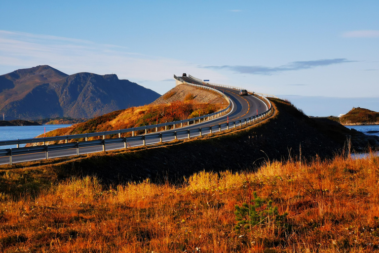 Molde: Atlantic Ocean Road & Varden Audio Guide Bus Tour