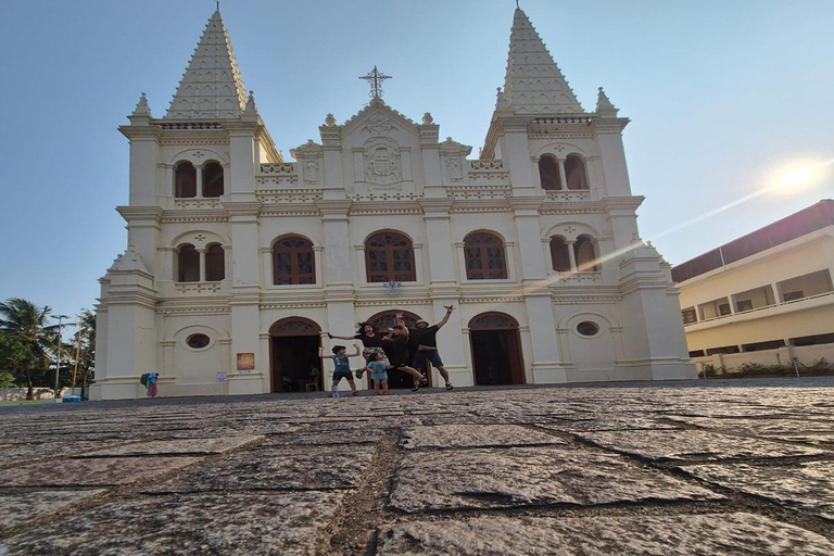 Kochi: Tuk-Tuk-Ausflug mit versteckten SchätzenKochi: Ausflug mit dem Tuk-Tuk zu versteckten Schätzen