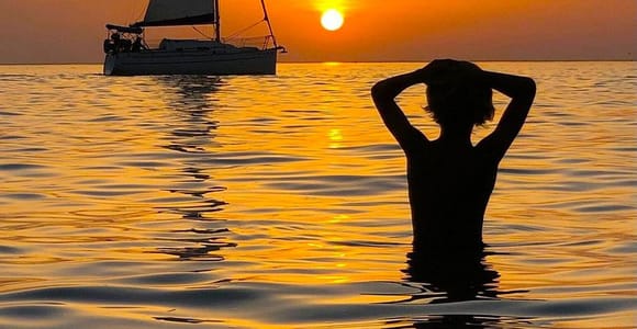 From Olhão: Ria Formosa Sunset Boat Tour to Culatra Island