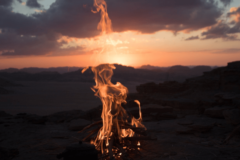 Wadi Rum: Bedouin Camp, Fire Dinner & Desert Experience