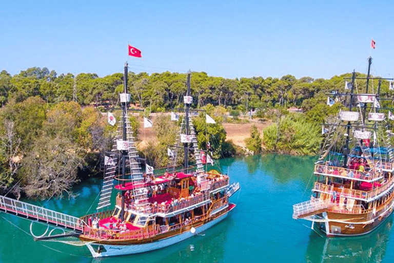 Lado: Excursión en barco por la Laguna Azul con baño y baño de solTraslado Desde Hoteles Laterales