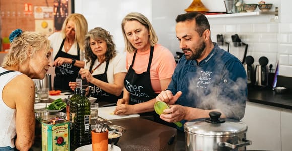 Seville: Evening Paella & Tapas Cooking Class + Sangría