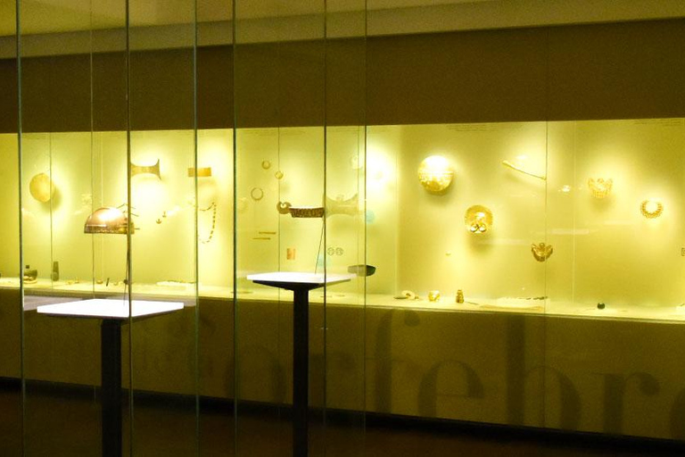 波哥大：坎德拉里亚区、黄金博物馆与铁镖球私人导览波哥大：坎德拉里亚区、黄金博物馆与台球私人导览