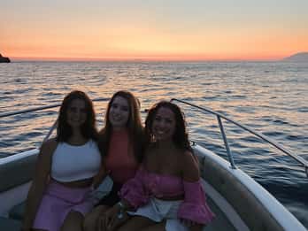 Saranda: tour in barca al tramonto con vino locale