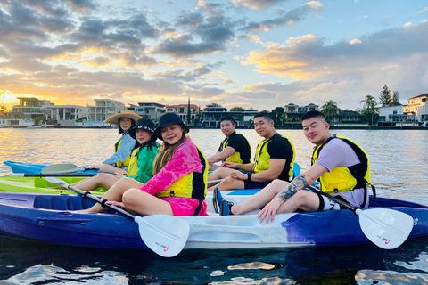 Gold Coast: Surfers Paradise Kayak Tour — Day or Sunset Sunset: Surfers Paradise Kayak & Wildlife Tour