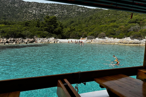 Bodrum: Orak Island Boat Trip with Lunch and Swimming Stops