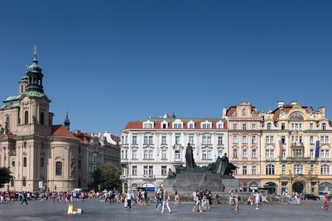 Praga: Tour di 4 ore in Segway e Scooter con pranzo e bevande