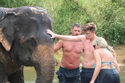 Khao Lak: Elephant Bathing and Bamboo Rafting Day Trip