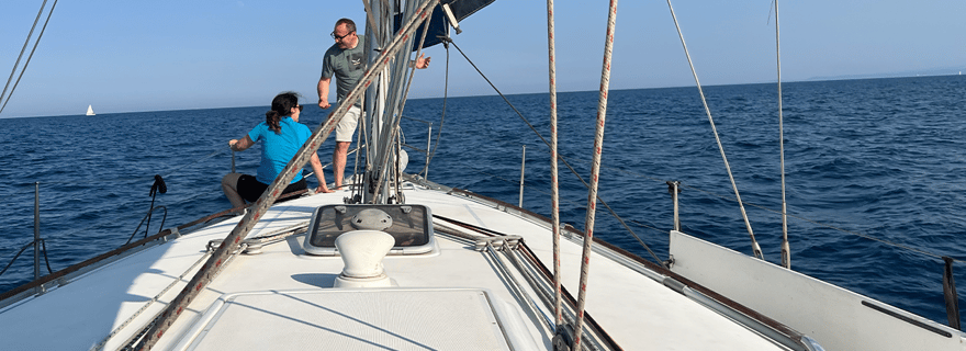 Visite d'une demi-journée en voilier à Catane avec apéritif à bord