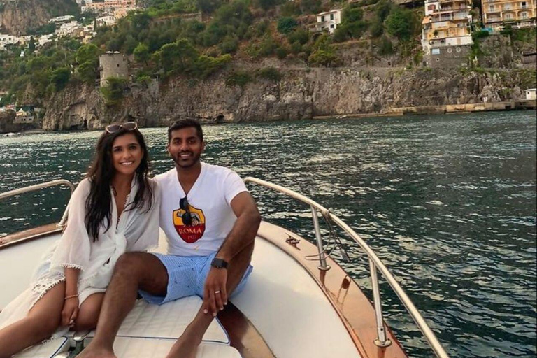 Zanzibar: delfini a Mnemba, acquario delle tartarughe e crociera al tramontoNessun trasferimento: tour con tutti i biglietti d'ingresso inclusi