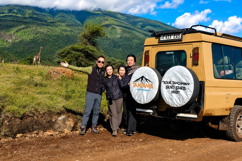 From Arusha: 2-Day Arusha National Park & Ngorongoro Crater