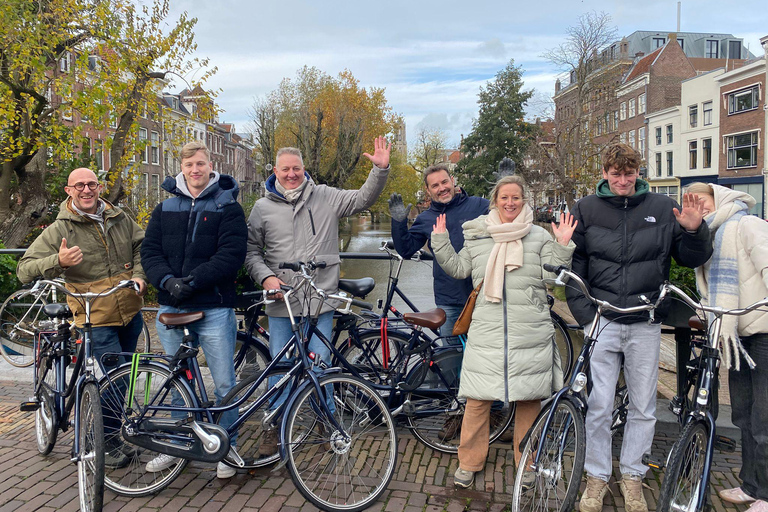 Utrecht: Guided Bike Tour with Dom Tower & Canal Cellars