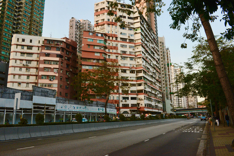 Hong Kong: Private Highlights Tour with Lunch & Hotel Pickup